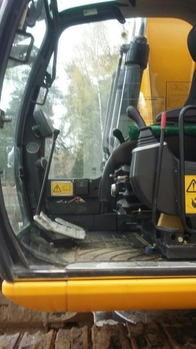 Гусеничный экскаватор JCB JS 160 купить в компании Рабочие Машины