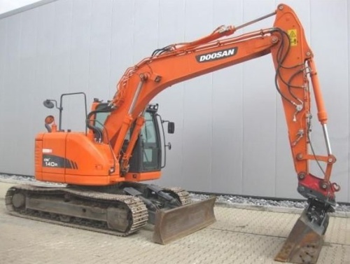 Экскаватор гусеничный Doosan DX 140 LCR купить в компании Рабочие Машины