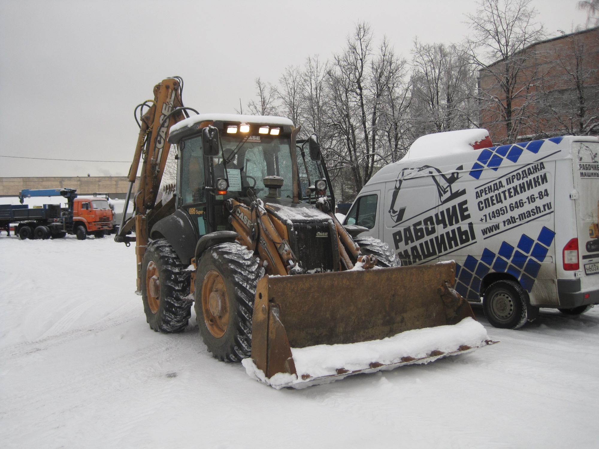 Экскаватор - погрузчик CASE 695 Super R купить в компании Рабочие Машины