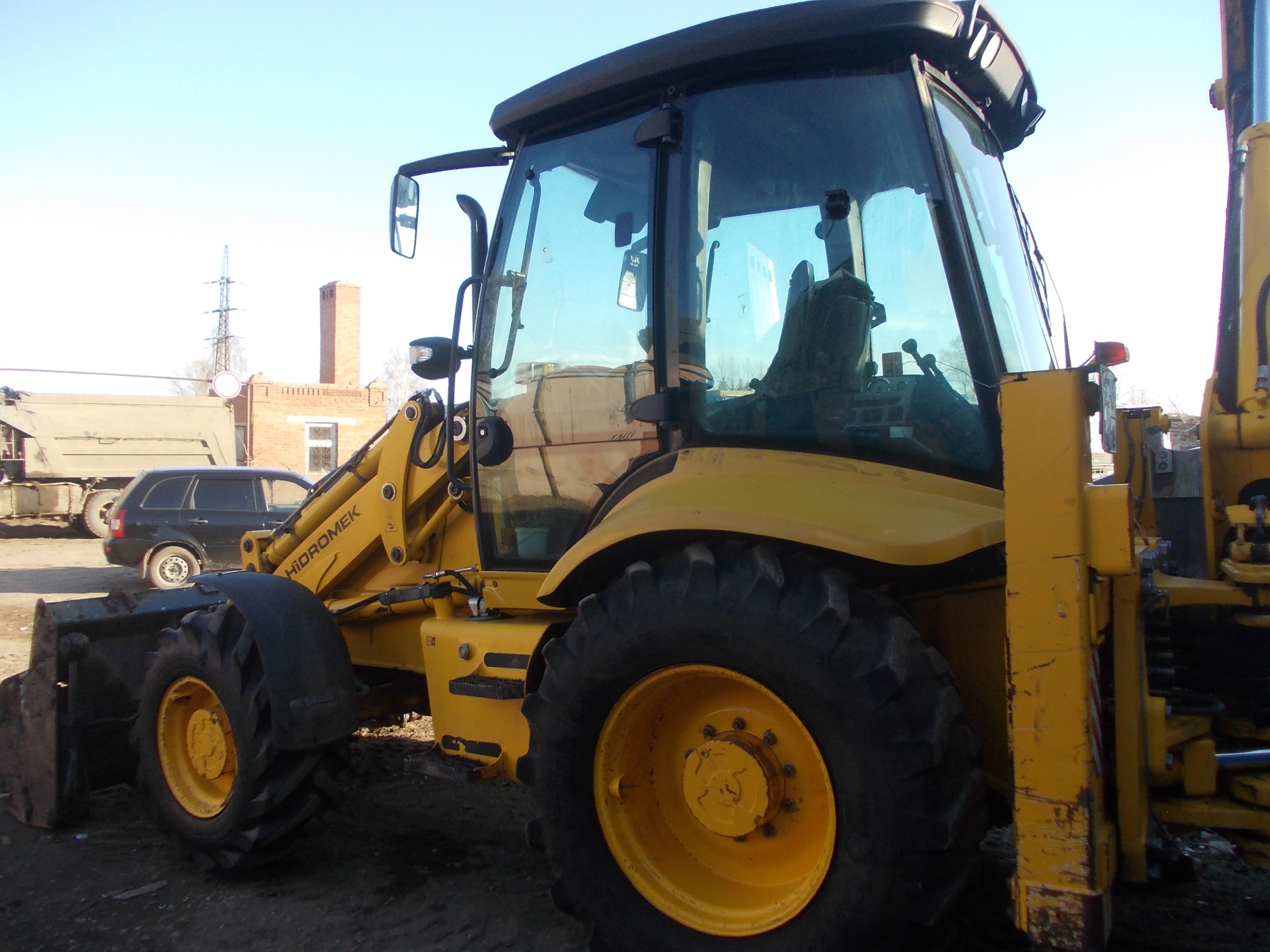 экскаватор-погрузчик Hidromek  102b купить в компании Рабочие Машины