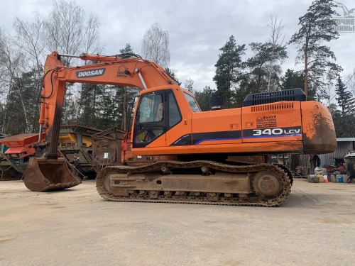 Экскаватор гусеничный DOOSAN 340LC купить в компании Рабочие Машины