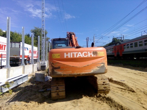 Гусеничный экскаватор HITACHI ZAXIS 240-3 купить в компании Рабочие Машины