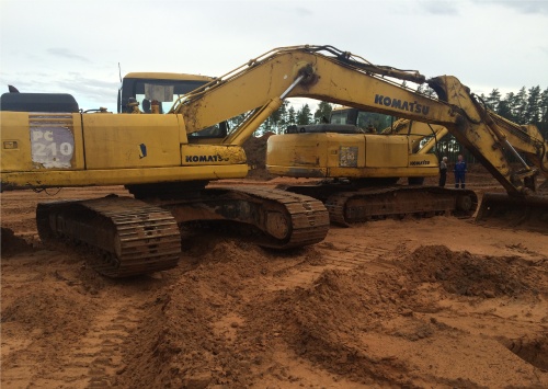 Гусеничный экскаватор KOMATSU PC210LC-7 купить в компании Рабочие Машины