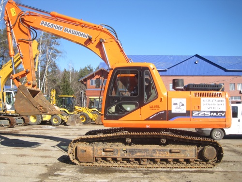 экскаватор гусеничный Doosan 225 NLC купить в компании Рабочие Машины