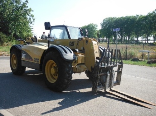 Телескопический погрузчик Caterpillar TH330B
