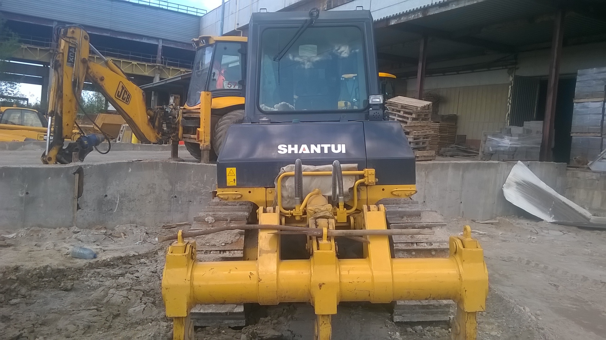бульдозер Shantui SD 16 купить в компании Рабочие Машины