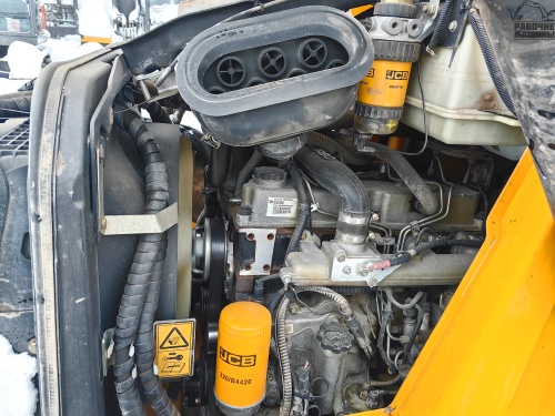 РАВНОКОЛЕСНЫЙ ЭКСКАВАТОР-ПОГРУЗЧИК JCB 4CX купить в компании Рабочие Машины