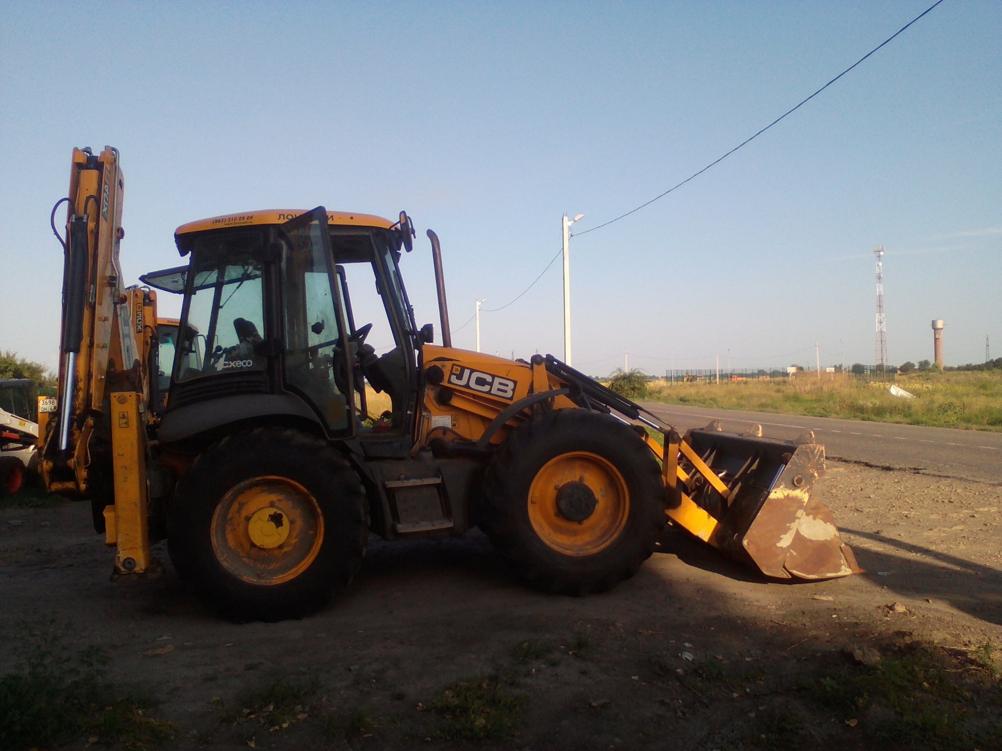 Экскаватор - погрузчик JCB 4CX купить в компании Рабочие Машины
