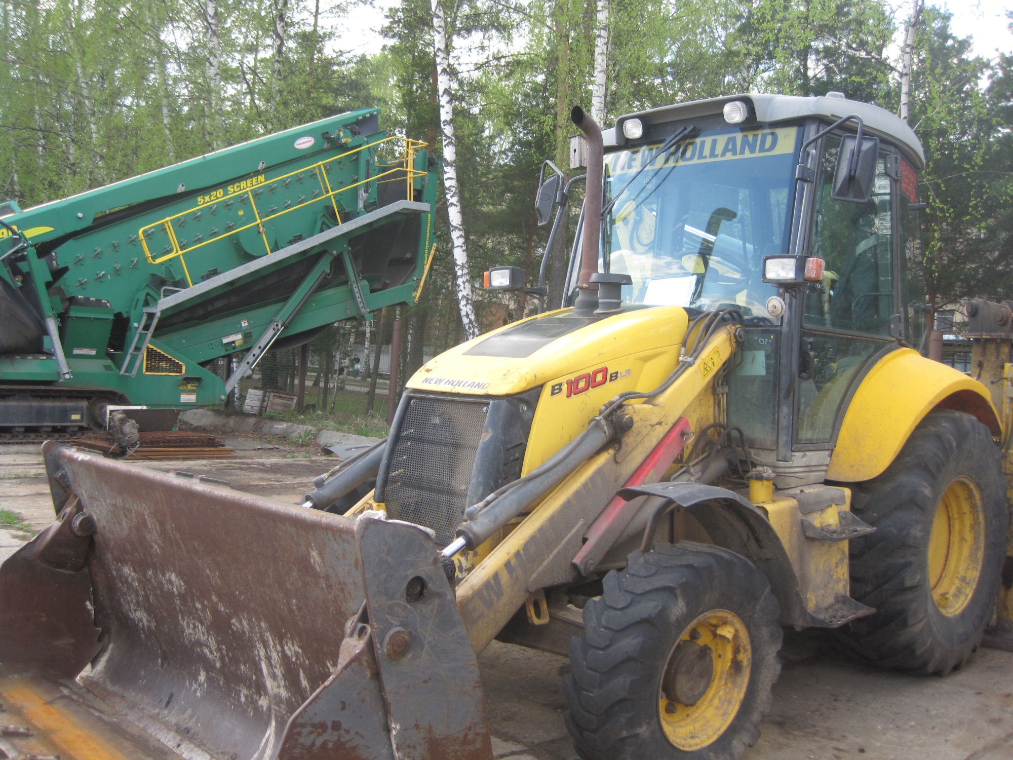 Экскаватор-погрузчик New Holland B100B купить в компании Рабочие Машины