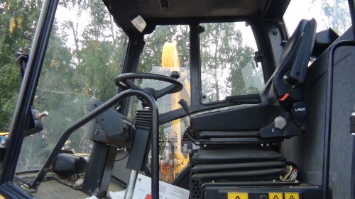 Каток дорожный JCB VIBROMAX VM 166D купить в компании Рабочие Машины