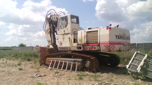 Гусеничный экскаватор TEREX RH 30F купить в компании Рабочие Машины