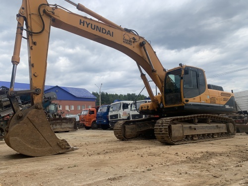 Гусеничный экскаватор Hyundai R 300lc купить в компании Рабочие Машины