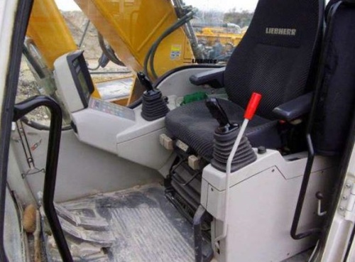 Гусеничный экскаватор Liebherr R934C купить в компании Рабочие Машины