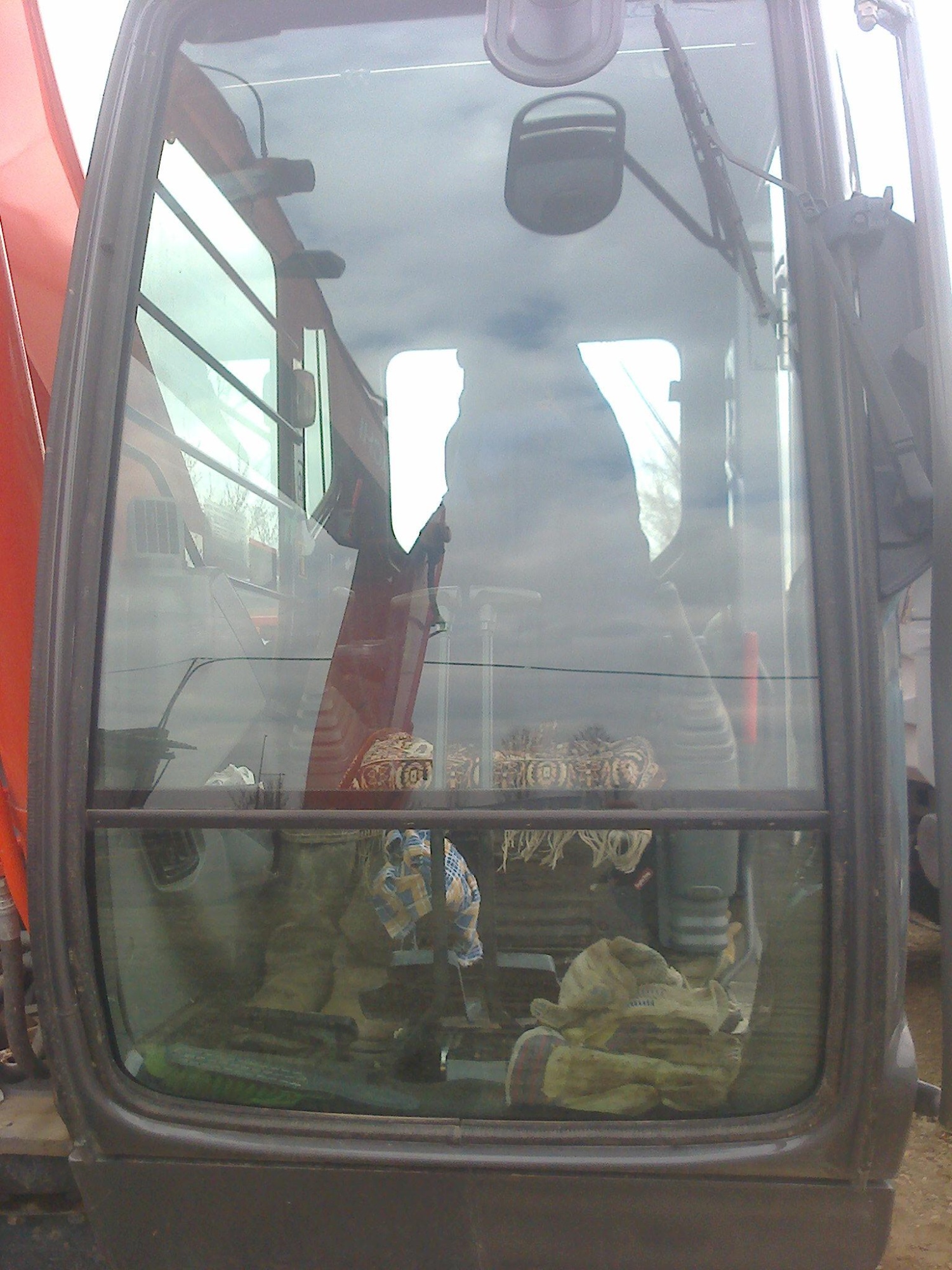Гусеничный экскаватор HITACHI ZX240-3 купить в компании Рабочие Машины
