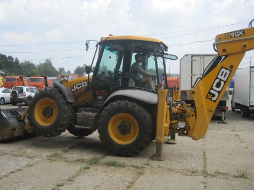 Экскаватор-погрузчик JCB 4CX купить в компании Рабочие Машины