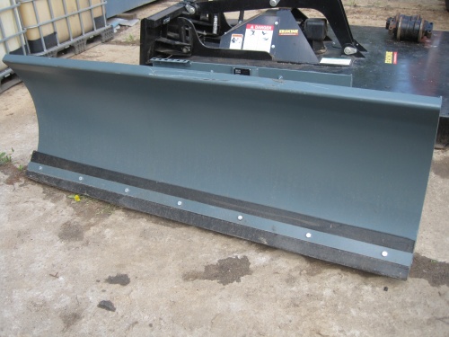 Мини - погрузчик гусеничный BOBCAT T590 2014 года купить в компании Рабочие Машины