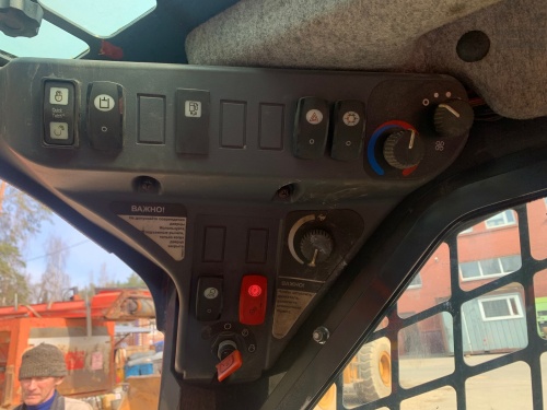 Мини-погрузчик John Deere 318D купить в компании Рабочие Машины