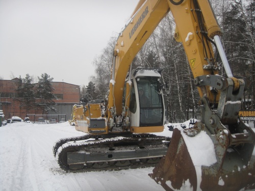 Экскаватор гусеничный Liebherr 906 купить в компании Рабочие Машины