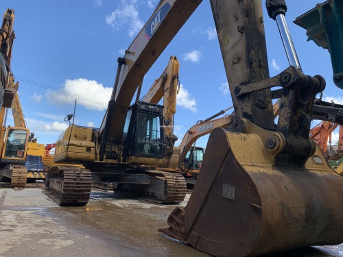 Гусеничный экскаватор CAT 329 купить в компании Рабочие Машины