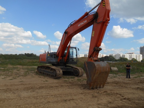 Гусеничный экскаватор HITACHI ZAXIS 330LC купить в компании Рабочие Машины