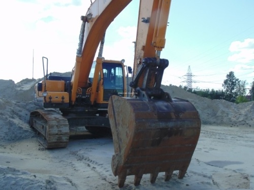 Гусеничный экскаватор HYUNDAI R 300LC-9S купить в компании Рабочие Машины