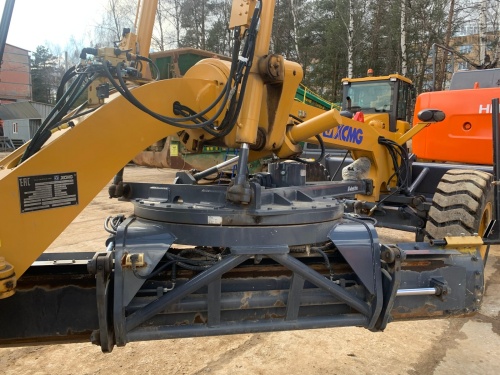 Автогрейдер XCMG GR215A купить в компании Рабочие Машины