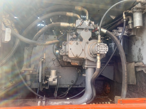 Гусеничный экскаватор Hitachi ZX 450 купить в компании Рабочие Машины