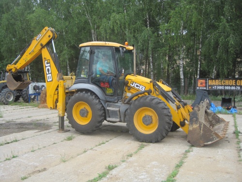 Экскаватор-погрузчик JCB 4CX купить в компании Рабочие Машины