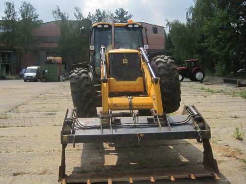 Экскаватор-погрузчик JCB 4CX купить в компании Рабочие Машины