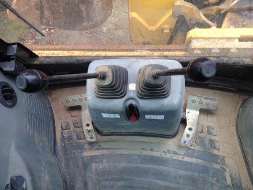 Экскаватор погрузчик Komatsu WB93R-5 купить в компании Рабочие Машины