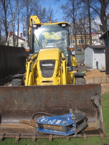 Экскаватор-погрузчик KOMATSU WB93R купить в компании Рабочие Машины