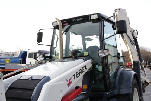 экскаватор-погрузчик TEREX 860 купить в компании Рабочие Машины