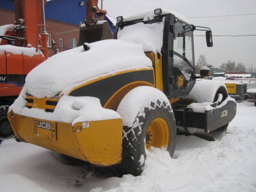 Каток дорожный JCB VIBROMAX VM 166D купить в компании Рабочие Машины