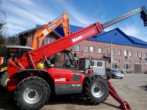 Телескопический погрузчик Manitou MT1740 купить в компании Рабочие Машины