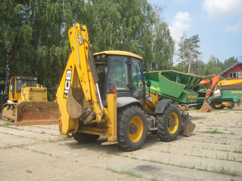 Экскаватор-погрузчик JCB 4CX купить в компании Рабочие Машины