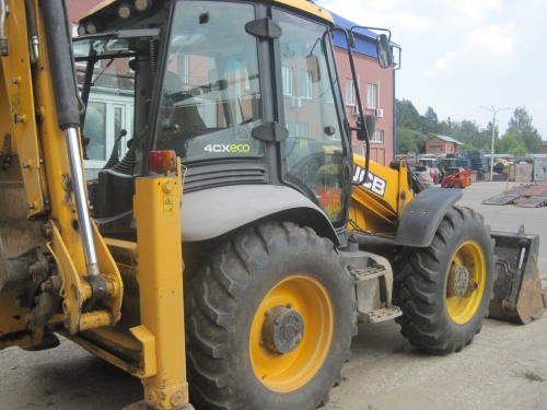Экскаватор-погрузчик JCB 4CX купить в компании Рабочие Машины