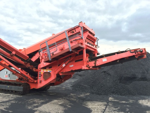Двухдековый грохот Sandvik QA140 купить в компании Рабочие Машины