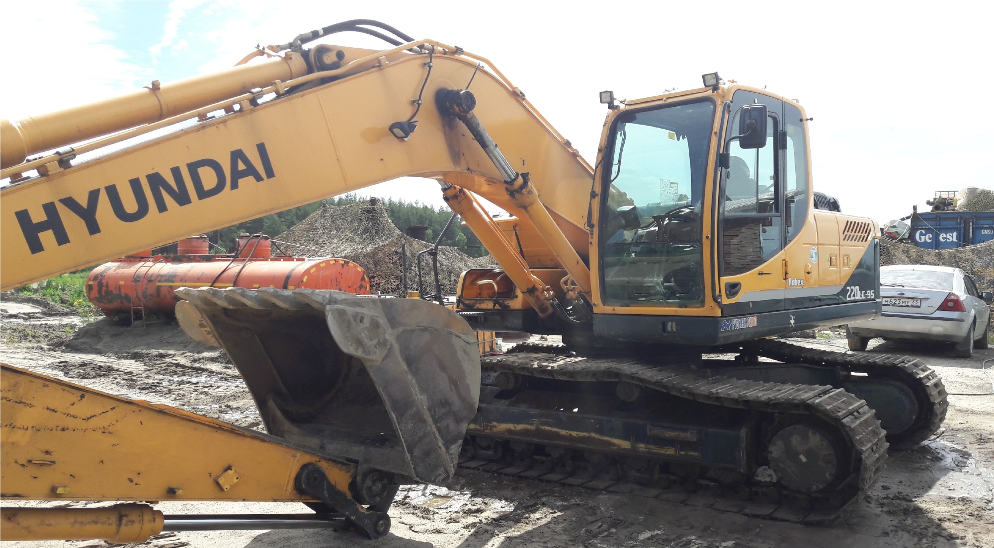 Гусеничный экскаватор HYUNDAI R 220LC-9S купить в компании Рабочие Машины