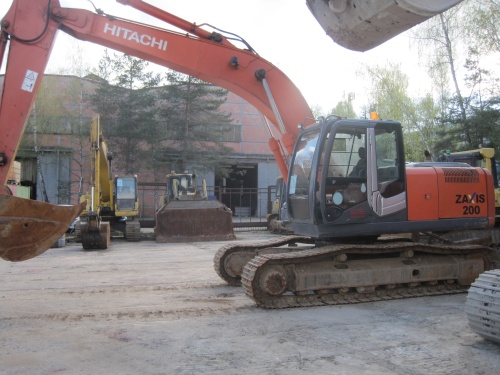 Гусеничный экскаватор HITACHI ZAXIS 200LC-32008 г/в купить в компании Рабочие Машины