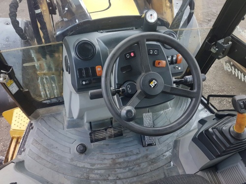 Экскаватор - погрузчик CATERPILLAR 444E 2012 гв купить в компании Рабочие Машины