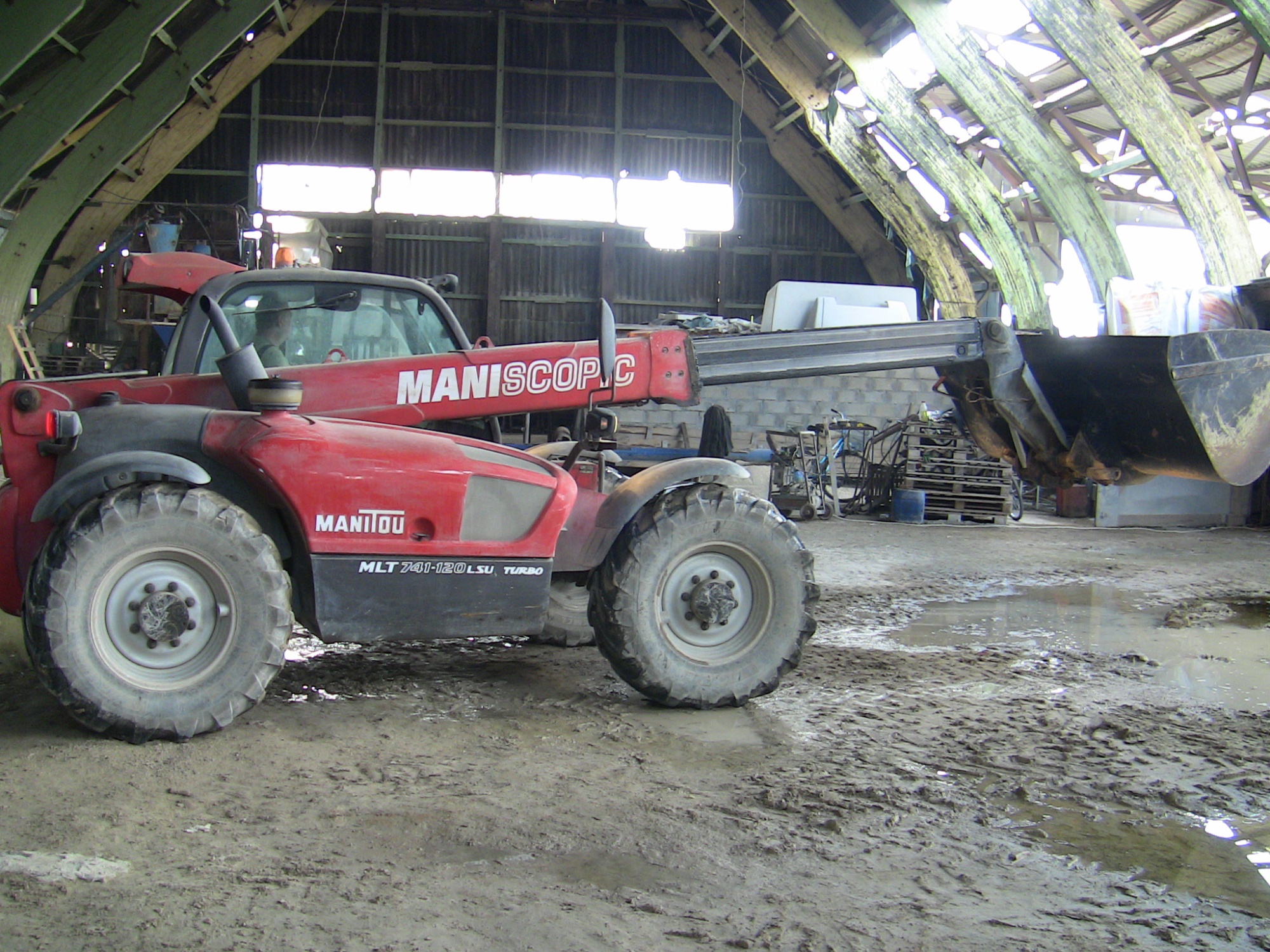 Телескопический погрузчик MANITOU MLT 741-120 купить в компании Рабочие Машины
