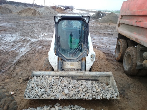 Мини - погрузчик с бортовым поворотом BOBCAT 530 купить в компании Рабочие Машины