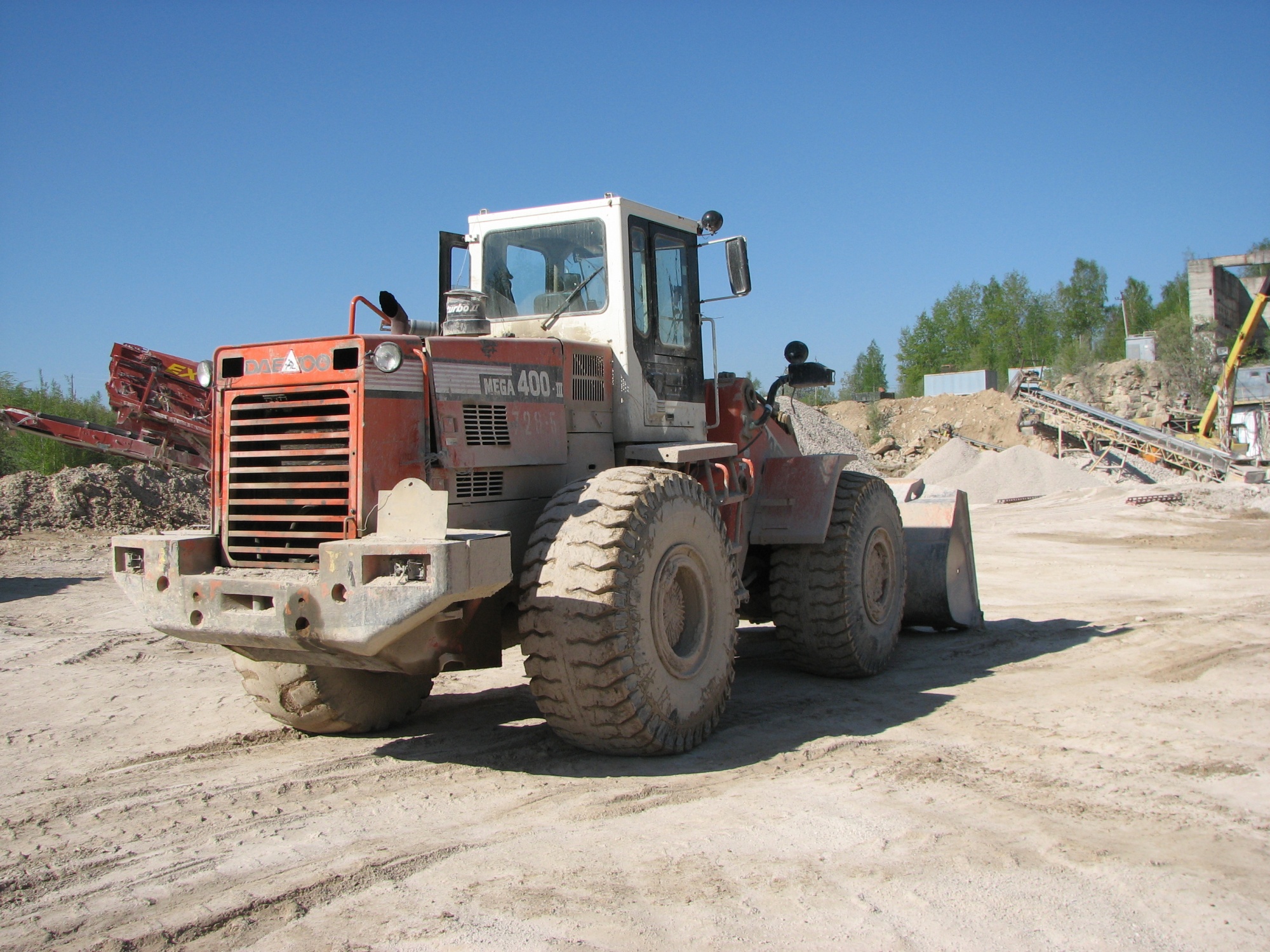 Фронтальный погрузчик DOOSAN / DAEWOO Mega 400-V2012 года купить в компании Рабочие Машины