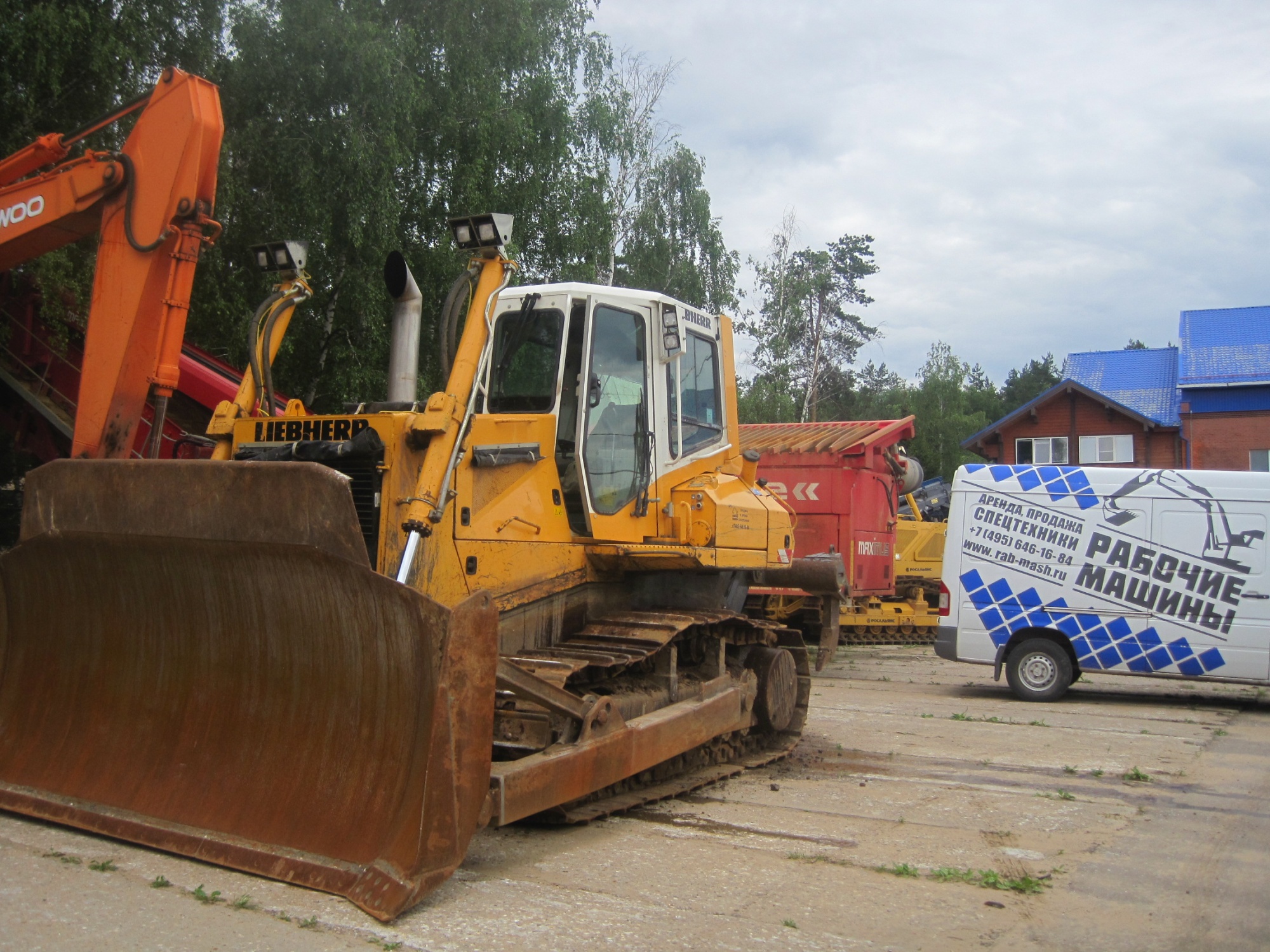 Бульдозер LIEBHERR PR 734 2012 г/ в купить в компании Рабочие Машины