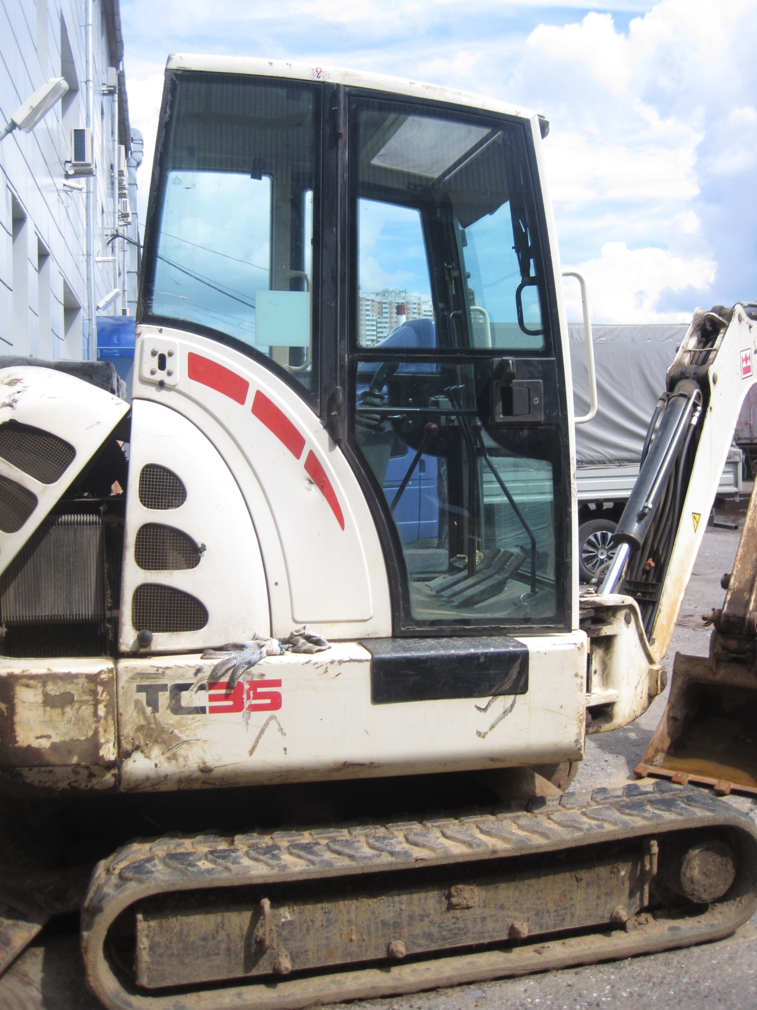мини экскаватор TEREX TC35 купить в компании Рабочие Машины