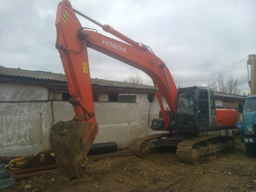 Гусеничный экскаватор HITACHI ZX240-3 купить в компании Рабочие Машины