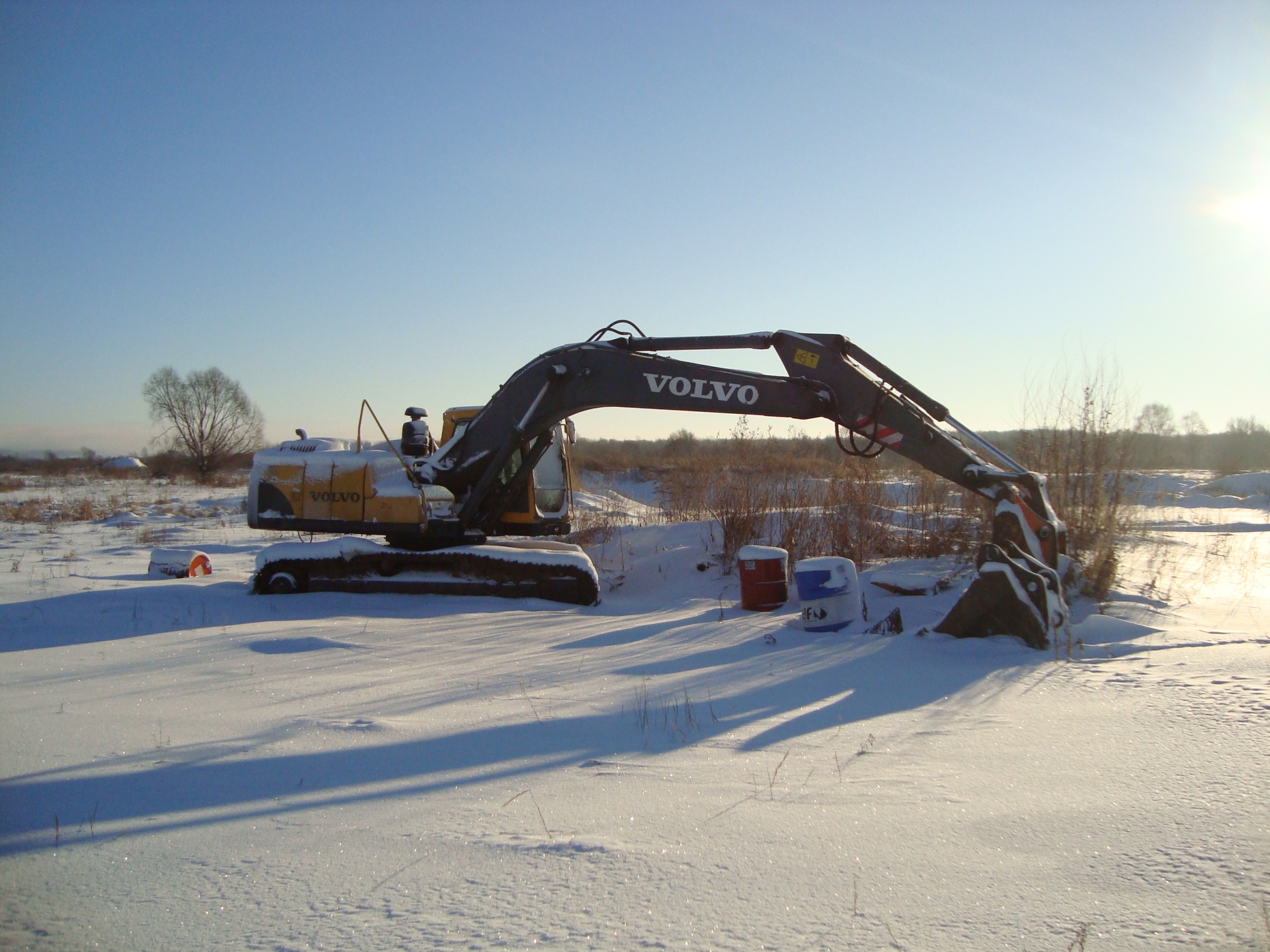Гусеничный экскаватор VOLVOEC 240BLC купить в компании Рабочие Машины