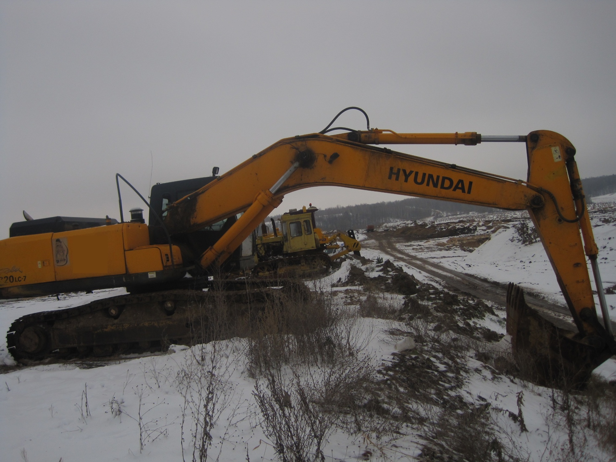 Гусеничный экскаватор HYUNDAI R 320LC-7 купить в компании Рабочие Машины