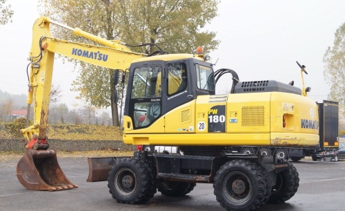 Колесный экскаватор Komatsu PW180-7E0 купить в компании Рабочие Машины