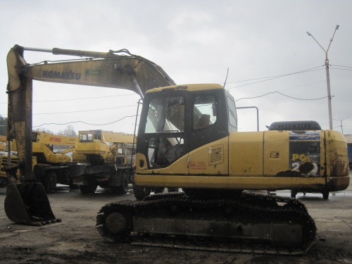 Гусеничный экскаватор KOMATSU PC200-7 2007 г/в купить в компании Рабочие Машины